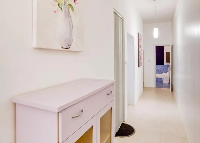 Cozy St Julian's Gzira